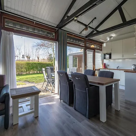 Boerenslag-2 Bungalow, 5-guests Opposite Holiday home *
