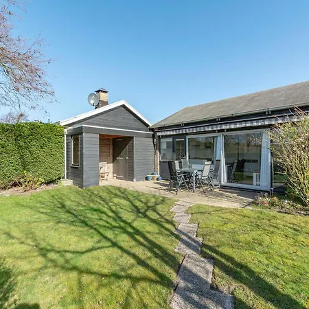 Semesterbostad Boerenslag-2 Bungalow, 5-guests Opposite *