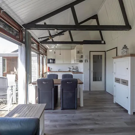 Boerenslag-2 Bungalow, 5-guests Opposite Ferienhaus Sint Maartensvlotbrug